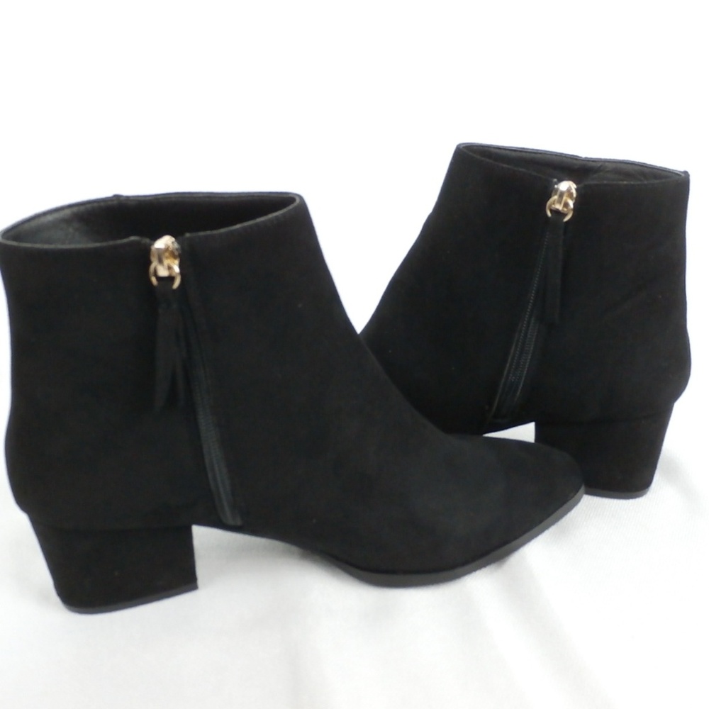 Black faux suede side zip ankle boots  Sz 9